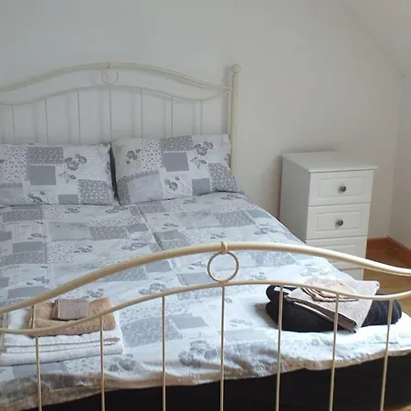 Sleeps6-Familyfriendly-Freeparking-Garden Ballybunion